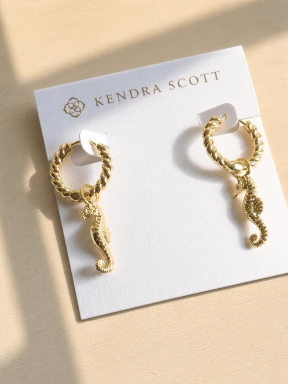 Kendra Scott Seahorse Gold Convertible Huggie Earrings - Picture 1 of 2